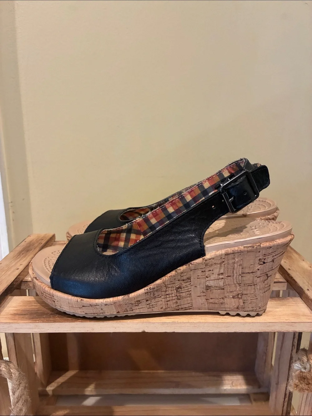 CROCS lightweight wedge